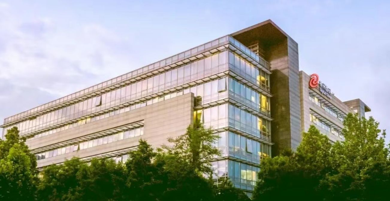 AI业务大增56%！拆解神州数码2025年半年报里的增长“硬逻辑”