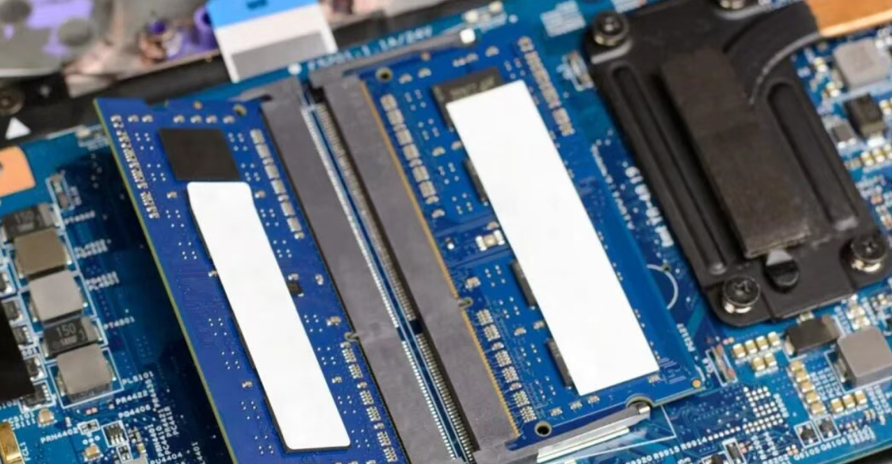 从亏3.5亿到赚13亿，AI推理带火了SSD